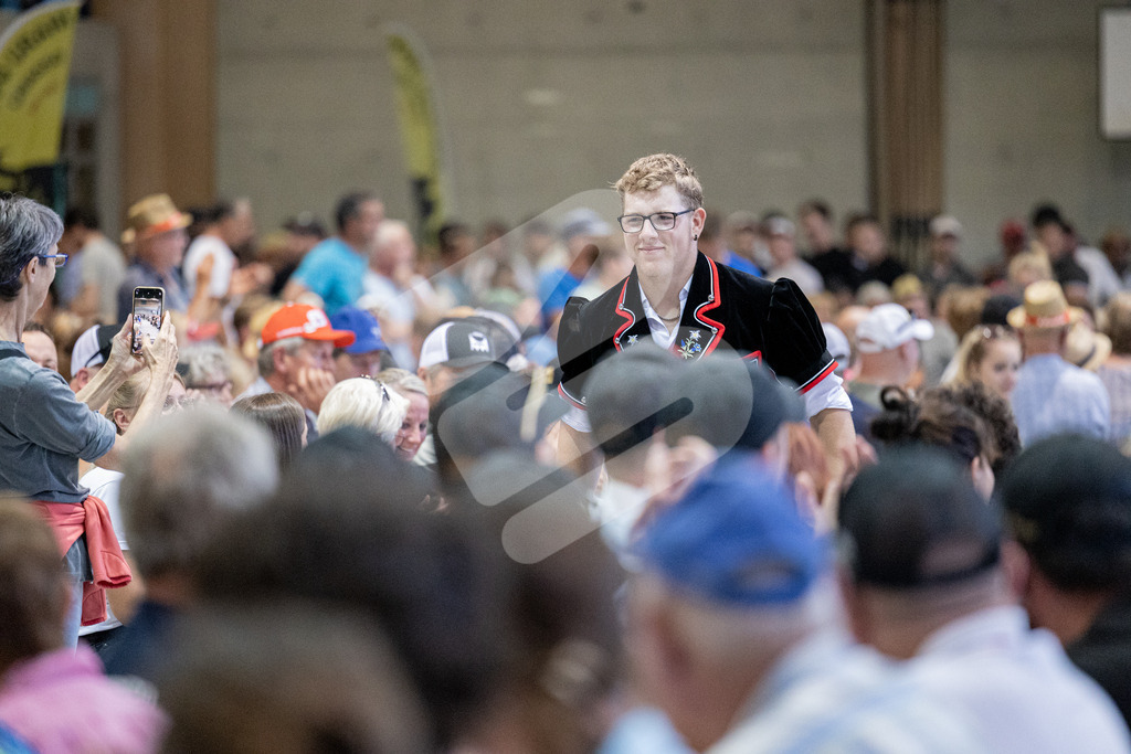 TESSINER2025_Ehrung_2207 | Die Schwinger des Schwyzer Kantonalen Schwingerverbandes: Fotos, die Dynamik und Leidenschaft festhalten, sowie emotionale Momente aus dem traditionellen Schwingsport zeigen. - Realisiert mit Pictrs.com