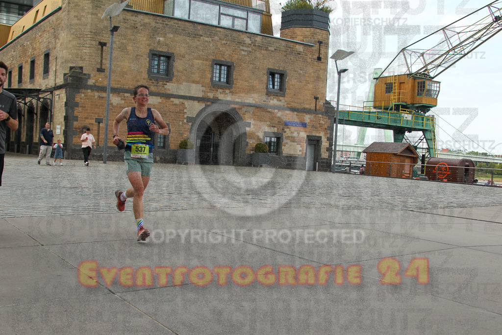 250920_1518_EV4_8413 | Sportfotografie im Rhein-Sieg Kreis, Köln, Bonn, NRW, Rheinland Pfalz, Hessen, etc. Unser Tätigkeitsfeld umfasst den Laufsport vom Volkslauf über den Marathon, Duathlon, Triathon bis zum Ultralauf wie Kölnpfad Ultra oder Schindertrail.