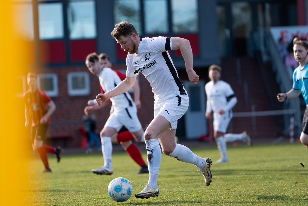 Fußball I Herren I Saison 2025-2026 I Bezirksliga Weser-Ems 4 I 21. Spieltag I TuS Frisia Goldenstedt - Vfl Oythe I 4063 | jns.sportfotos - Realisiert mit Pictrs.com