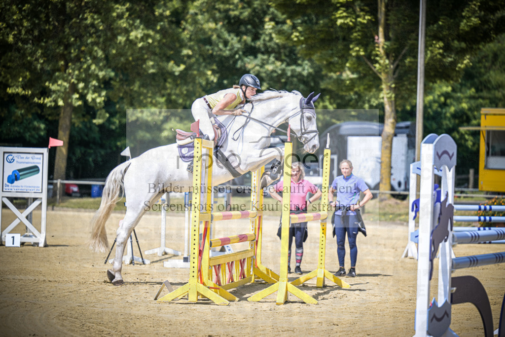 DOS_8611 | Entdecke hochwertige Reitturnierfotos von Foto Oger. Professionell, emotional und authentisch – jetzt Lieblingsmomente im Shop bestellen.Deutschlandweite Turnierfotografie. - Realisiert mit Pictrs.com
