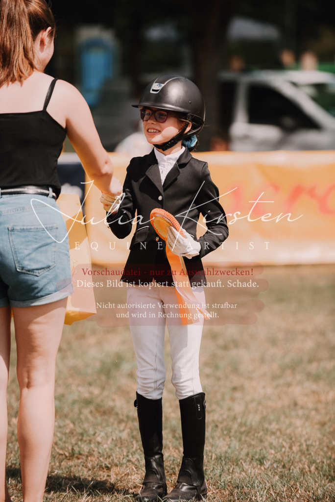 DSC_6343 | Pferde- und Turnierfotografie in Westsachsen. Pferdeportraits, Auftragszeichnungen und intuitive Kunst.