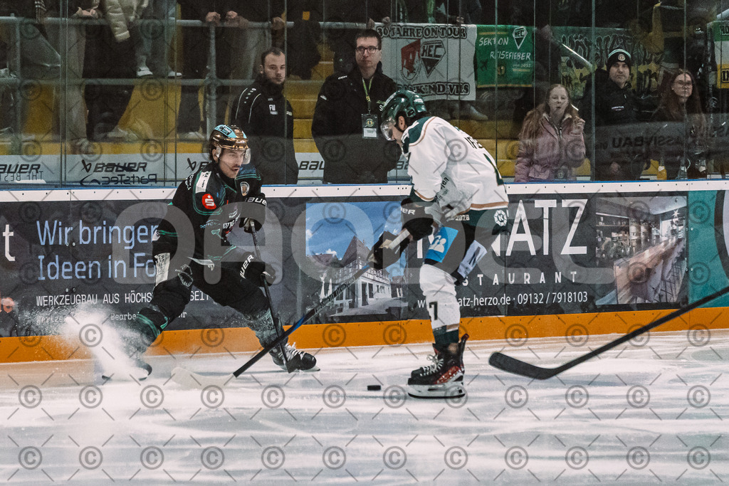 Alligators_vs_Erding_12_12_2025-099 | Höchstadt Alligators Fotogalerie: Eishockey-Action aus Franken. Professionelle Spielfotos, Portraits & Stadionbilder zum Download. Jetzt entdecken! - Realized with Pictrs.com