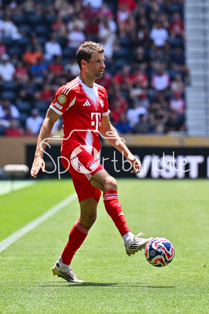FC Bayern München - TQL Stadium | am BAll Thomas MUELLER (FC Bayern Muenchen 25) / Einzelfoto / Freisteller / FIFA Club World Cup: FC Bayern Muenchen - Auchkland City FC, TQL Stadium am 15.06.2025 / BLD / ZDF / NOT FOR SALE IN USA