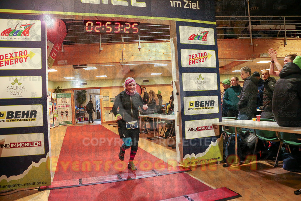 241208_1156_EX1_6988 | Sportfotografie im Rhein-Sieg Kreis, Köln, Bonn, NRW, Rheinland Pfalz, Hessen, etc. Unser Tätigkeitsfeld umfasst den Laufsport vom Volkslauf über den Marathon, Duathlon, Triathon bis zum Ultralauf wie Kölnpfad Ultra oder Schindertrail.