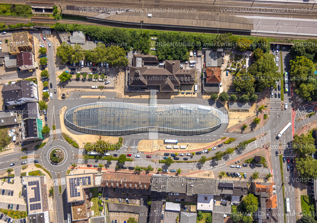 Herne230802634 | Luftbild, Busbahnhof und futuristisches Dach am Konrad-Adenauer-Platz, Baukau, Herne, Ruhrgebiet, Nordrhein-Westfalen, Deutschland