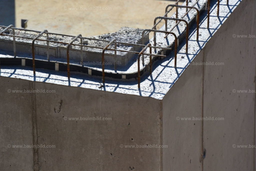 bib-lg04-betonarbeiten-0227 | Nach LV-Leistungsgruppen sortierte Detailfotos über den Bau eines Hauses. Alle Hausbau-Bilder direkt vom Urheber und Autor der Website Haus-Selber-Bauen.com