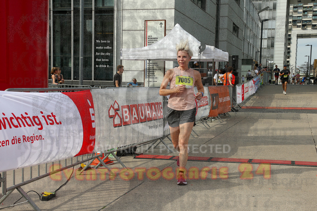 250920_1524_EX1_9277 | Sportfotografie im Rhein-Sieg Kreis, Köln, Bonn, NRW, Rheinland Pfalz, Hessen, etc. Unser Tätigkeitsfeld umfasst den Laufsport vom Volkslauf über den Marathon, Duathlon, Triathon bis zum Ultralauf wie Kölnpfad Ultra oder Schindertrail.