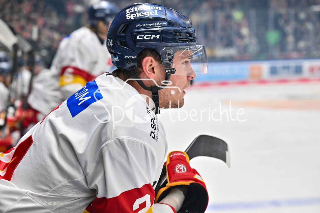 Augsburger Panther - Düsseldorfer EG | im Bild Alexander BLANK (Duesseldorfer EG 24) / Freisteller / Einzelfoto / DEL: Augsburger Panther - Düsseldorfer EG, Curt Frenzel Stadion am 13.12.2024