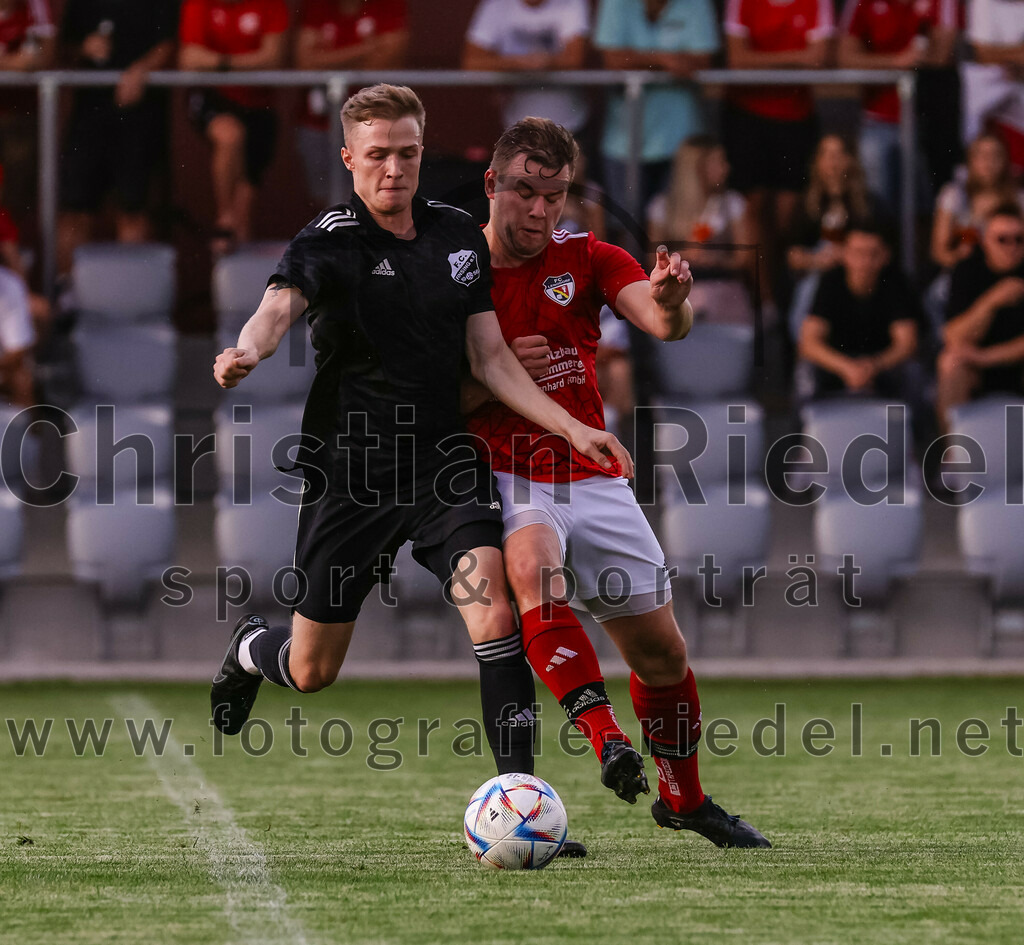 2023-08-25_053_FC_Finsing_gegen_FC_Lengdorf | Finsing, Deutschland, 25.08.2023:
Fußball, Kreisliga 2023 / 2024, 6. Spieltag, FC Finsing gegen FC Lengdorf, Endergebnis: 5:0

Valentin Bachmeier (FC Finsing, #6), Florian Spielberger (FC Lengdorf, #10)

Foto: Christian Riedel / fotografie-riedel.net