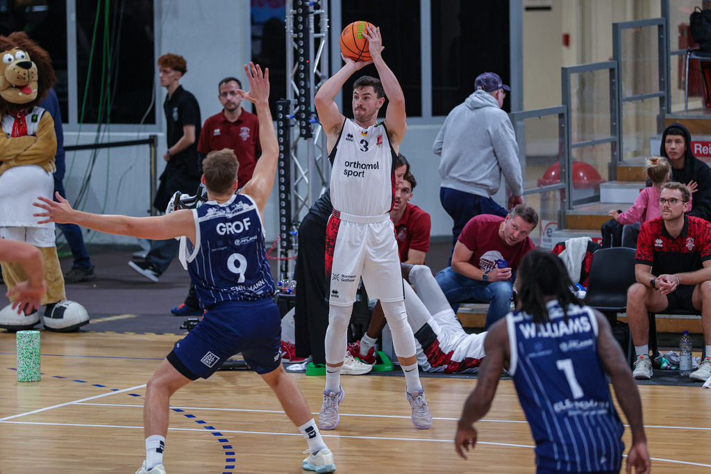 BAYER GIANTS vs VfL Sparkassenstars Bochum-105 | Fotos von Basketballspielen aus dem Raum NRW fotografiert von Gero Mueller-Laschet und Daniel Schaefer - Realisiert mit Pictrs.com