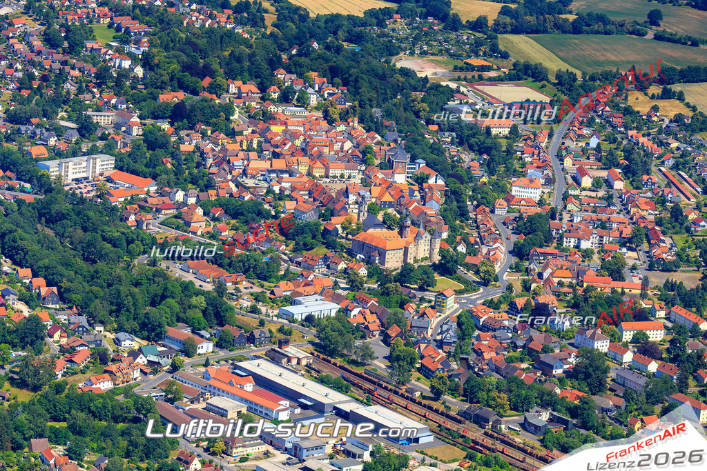 Das Luftbild der Stadt Schleusingen wurde 2018 vom Flugzeug heraus erstellt (keine Drohne) Aufnahmehöhe ca.400 Meter- hohe Auflösung für beste Druck-Qualität
