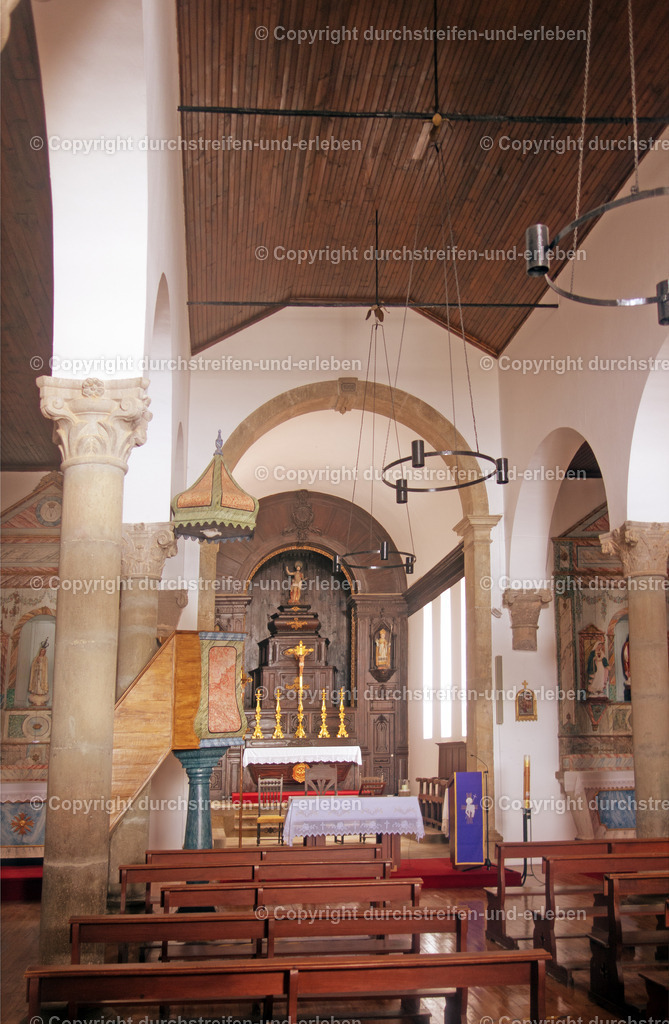Mittelschiff der Igreja Matriz de Alcoutim, Algarve | Mittelschiff der Igreja Matriz de Alcoutim - Realisiert mit Pictrs.com