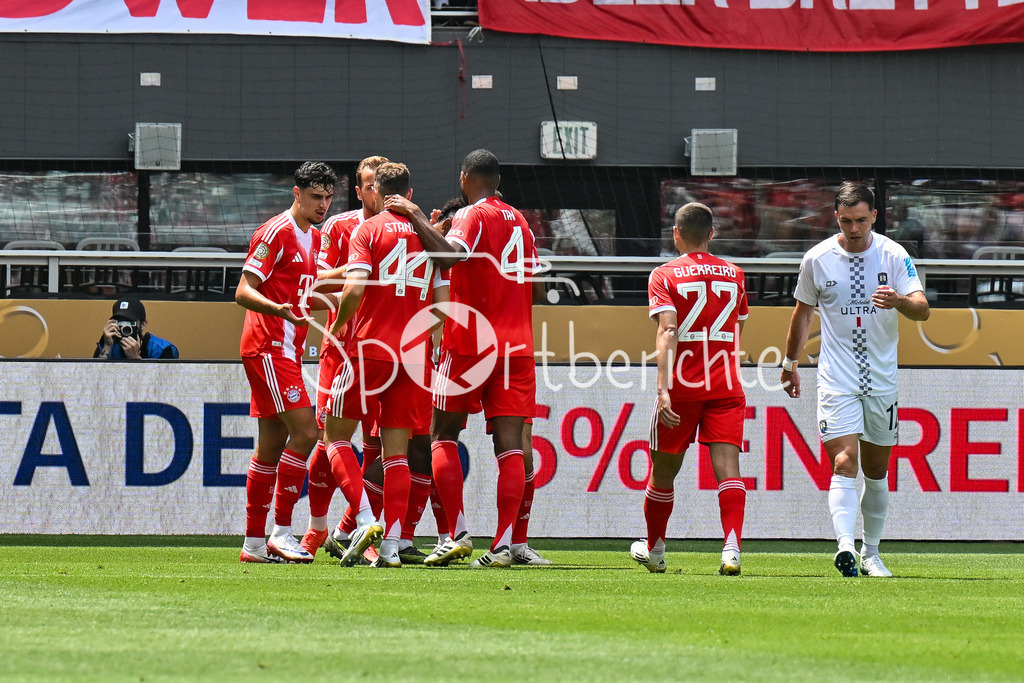 FC Bayern München - TQL Stadium | Jubel der Bayern nach dem Treffer zum 4-0 durch Kingsley COMAN (FC Bayern Muenchen 11) / Tor / Torschuetze / Freude / Happy / FIFA Club World Cup: FC Bayern Muenchen - Auchkland City FC, TQL Stadium am 15.06.2025 / BLD / ZDF / NOT FOR SALE IN USA