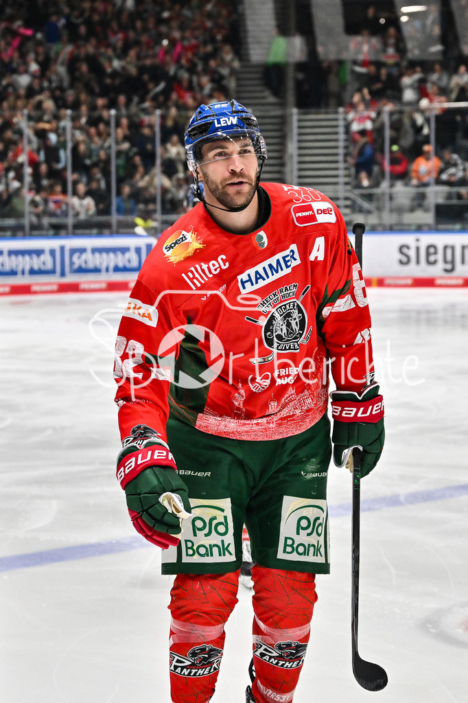 Augsburger Panther - Grizzlys Wolfsburg | Jubel der Panther nach dem Treffer zum 1-0 durach Alexandre GRENIER (Augsburger Panther 82) / Tor / Torschuetze / Freude / Happy / DEL: Augsburger Panther - Grizzlys Wolfsburg; Curt Frenzel Stadion am 10.10.2025
