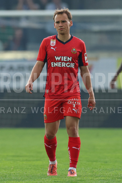 TSV Egger Glas Hartberg vs SK Rapid Wien – Championship Group    | Hartberg, Austria, 19.Apr.26 - SOCCER - ADMIRAL Bundesliga, TSV Egger Glas Hartberg vs SK Rapid Wien. The image shows Nikolaus Wurmbrand (SK Rapid Wien). 