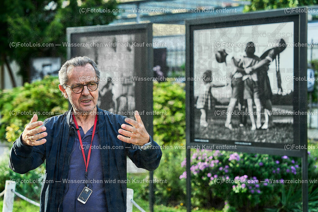 ALP6168_TdBerufsfotografie_Baden_Faber Johannes | (C)FotoLois.com, Alois Spandl, Tage der NÖ Berufsfotografie in Baden, Rundgang durch die Ausstellung Rudolph Koppitz mit Kunsthändler und Galerist Johannes Faber, Fr 6. Oktober 2023.