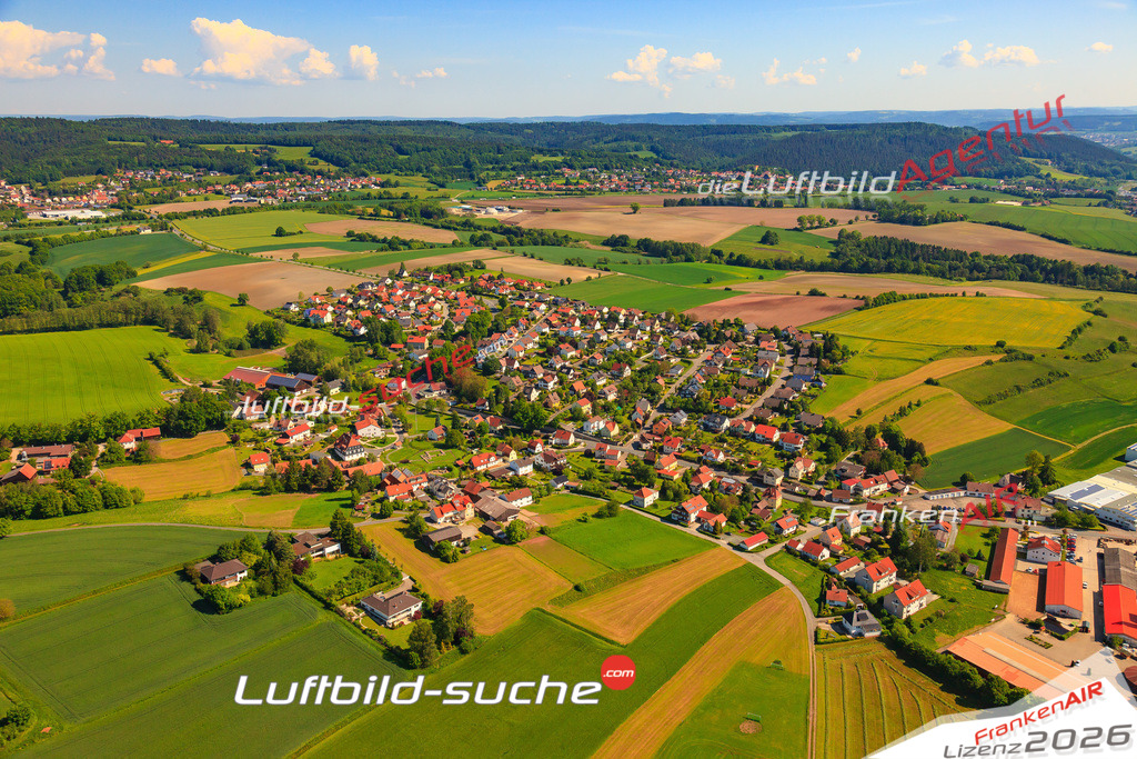 Die Luftaufnahme Tueschnitz - Küps wurde vom UL-Flugzeug (keine Drohne) aus fotografiert.Hohe Druck- Auflösung-die Geschenkidee!