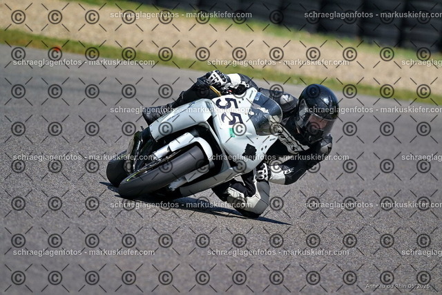 26BT02-1735 | markuskiefer.com - Realisiert mit Pictrs.com