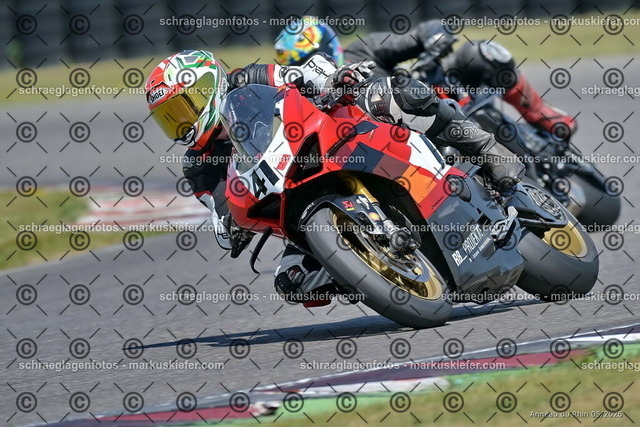 26BT02-2192 | markuskiefer.com - Realisiert mit Pictrs.com