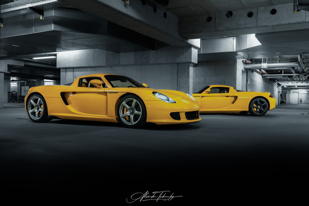 Carrera GT Double Trouble | Entdecken Sie die faszinierende Welt von Alexander Tschuncky Arts: Kreative Fotografie, atemberaubende Automobilkunst und hochwertiger Bilderdruck. Lassen Sie sich inspirieren! - Realisiert mit Pictrs.com