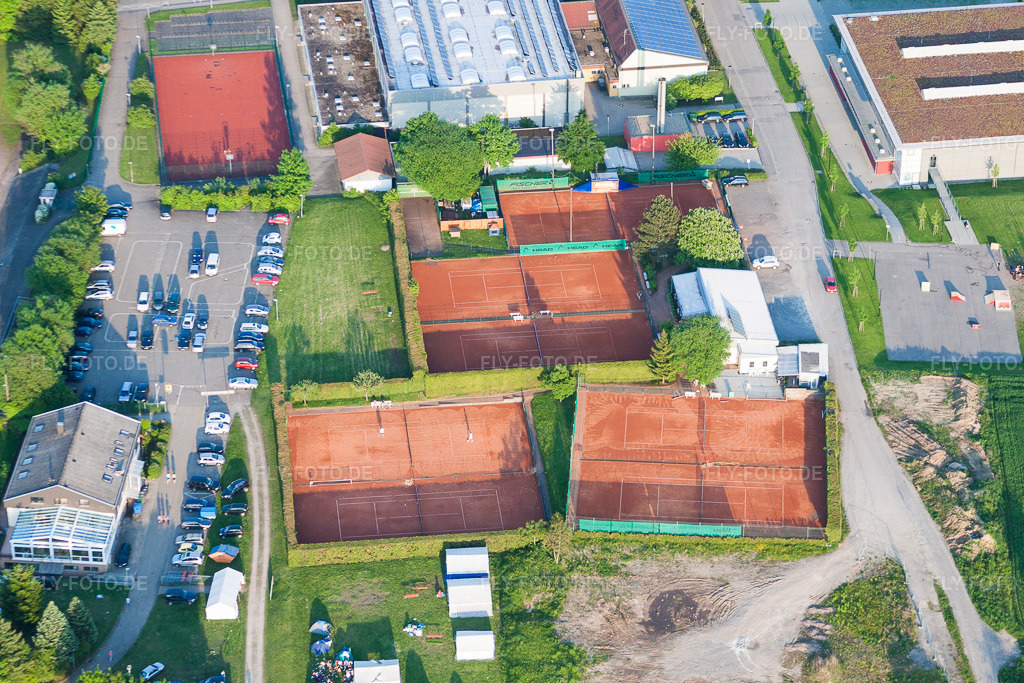 Luftbild: Tennisplatz Sportanlage TC Langensteinbach im Ortsteil Langensteinbach in Karlsbad im Bundesland Baden-Württemberg in Deutschland. Foto: IMG_27586.jpg vom 23.05.2010 durch Werner Riehm/FLY-FOTO.de