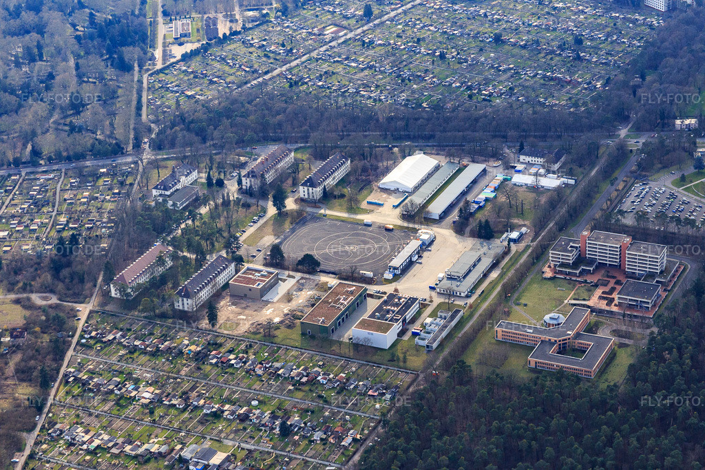 Luftbild: Hubschrauberlandeplatz am KIT Campus Ost im Ortsteil Rintheim in Karlsruhe im Bundesland Baden-Württemberg in Deutschland. Foto: IMG_086363.jpg vom 26.02.2016 durch Werner Riehm/FLY-FOTO.de