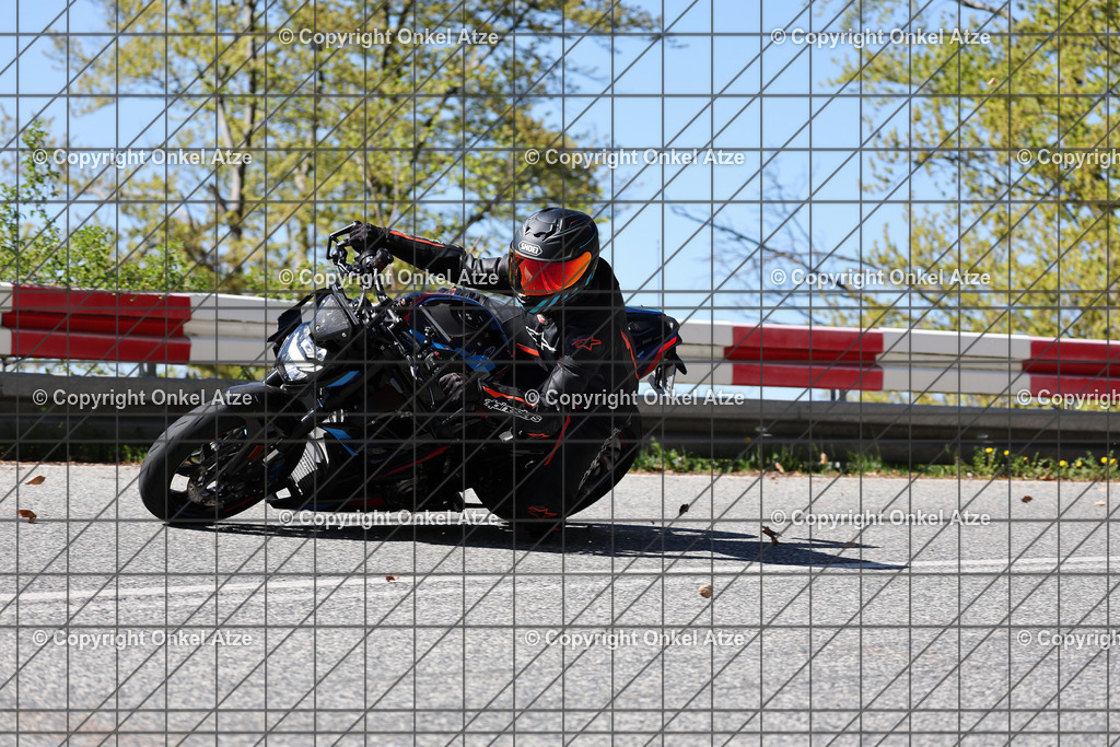 IMG_7630 | Fotograf am Kyffhäuser. Onkel Atze. Kyffhäuser Rennstrecke. Café36. Motorsportfotografie. - Realisiert mit Pictrs.com