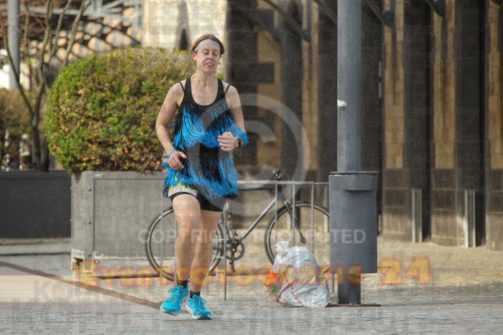250920_1511_EV4_8213 | Sportfotografie im Rhein-Sieg Kreis, Köln, Bonn, NRW, Rheinland Pfalz, Hessen, etc. Unser Tätigkeitsfeld umfasst den Laufsport vom Volkslauf über den Marathon, Duathlon, Triathon bis zum Ultralauf wie Kölnpfad Ultra oder Schindertrail.