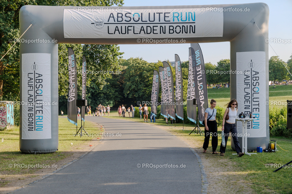 Sparda-Bank Nachtlauf Bonn; Bonn, 18.06.2025 | Impressionen vom Sparda-Bank Nachtlauf Bonn am 18.06.2025 in Bonn (Nordrhein-Westfalen). 