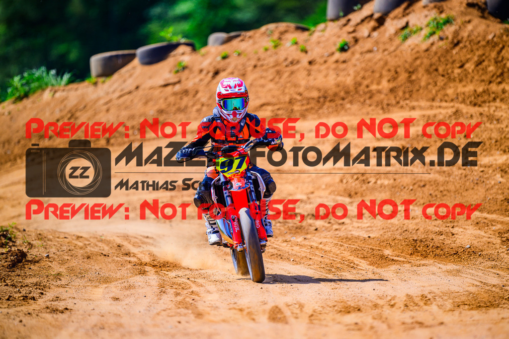 MaZZes_FotoMatrix_240511_6007705_2020 | ROOKIES