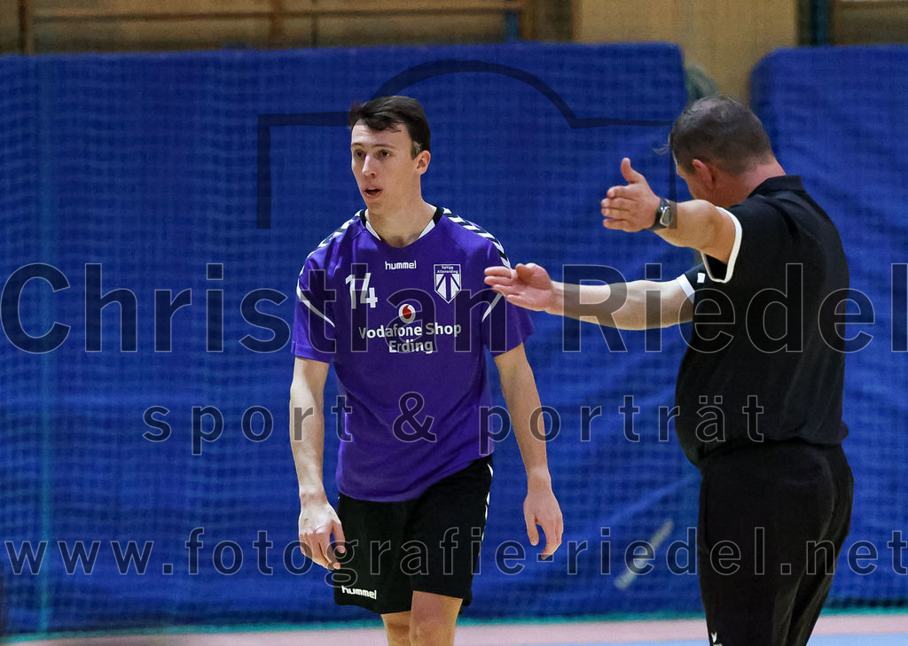 2022-11-12_085_SpVgg_Altenerding_III_gegen_TV_Altoetting_II | Erding, Deutschland, 12.11.2022:
Handball, Bezirksklasse Männer 2022 / 2023, 4. Spieltag, SpVgg Altenerding III gegen TV Altötting II, Endergebnis: 32:25

Markus Schorr (SpVgg Altenerding, #14)

Foto: Christian Riedel / fotografie-riedel.net