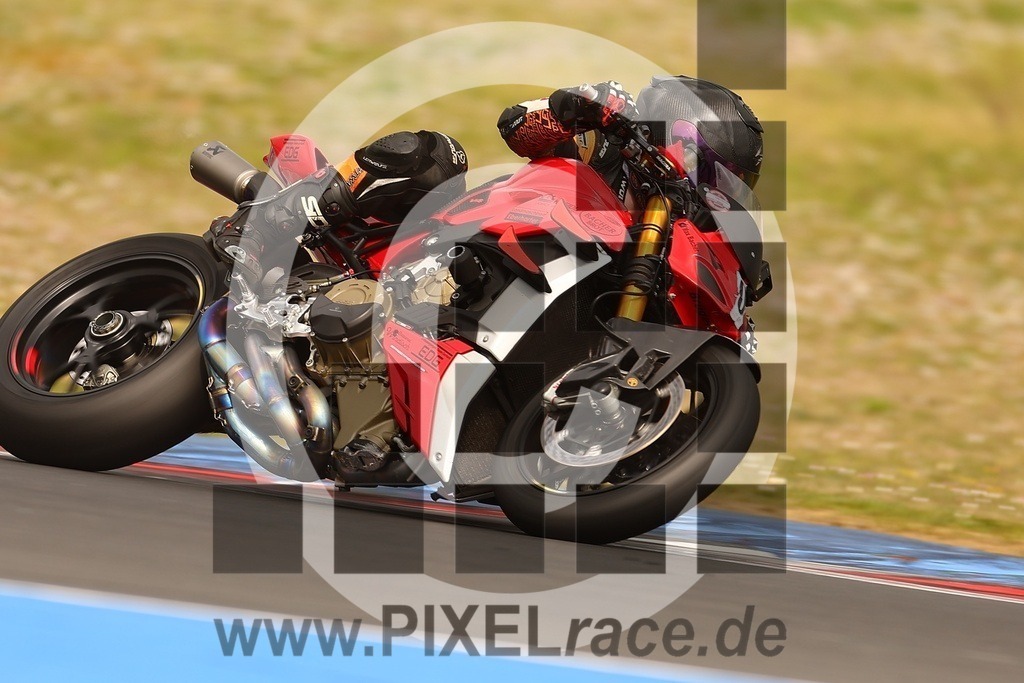 0606-20260402_00813 | Schöne Erinnerungen an spannende Momente - das festzuhalten ist unser Job. PIXELrace.de ist seit 2003 auf den Rennstrecken Europas unterwegs um die Action draußen beim Fahren und die wunderbare Stimmung imm Fahrerlager für euch einzufangen.