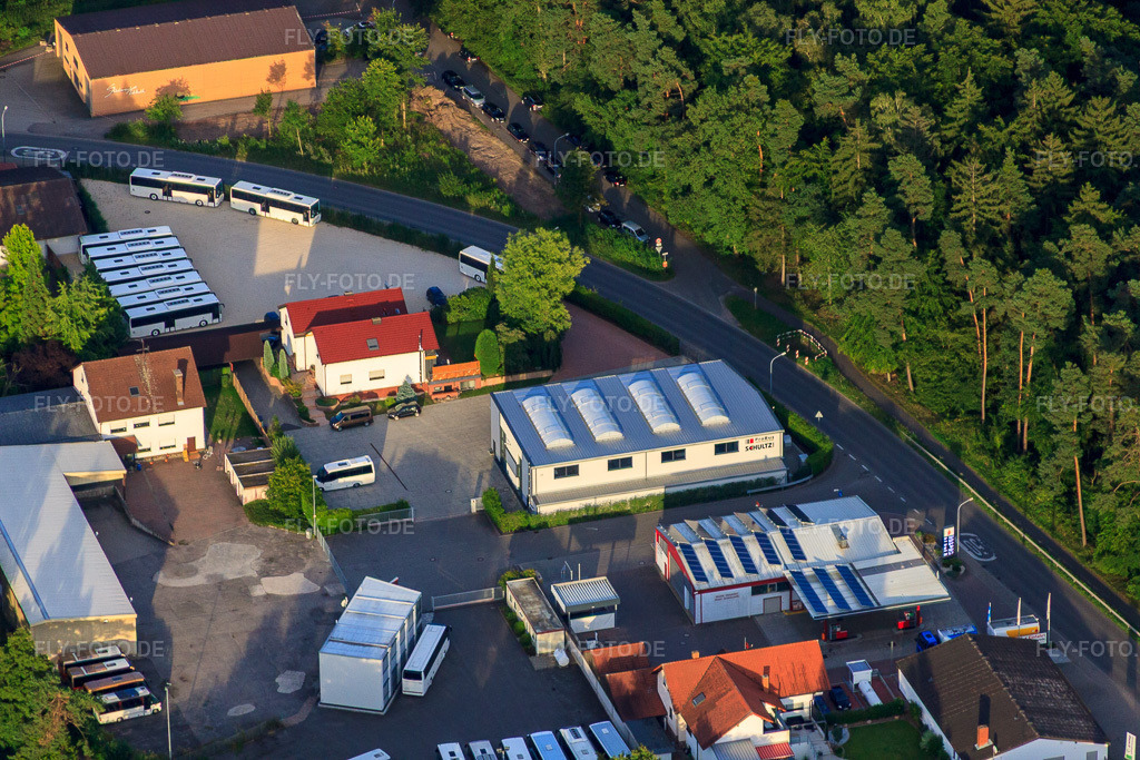 Luftbild: Gewerbegebiet Am Kleinwald mit Probus Schultz in Herxheim bei Landau im Bundesland Rheinland-Pfalz in Deutschland. Foto: IMG_51421.jpg vom 04.08.2012 durch Werner Riehm/FLY-FOTO.de