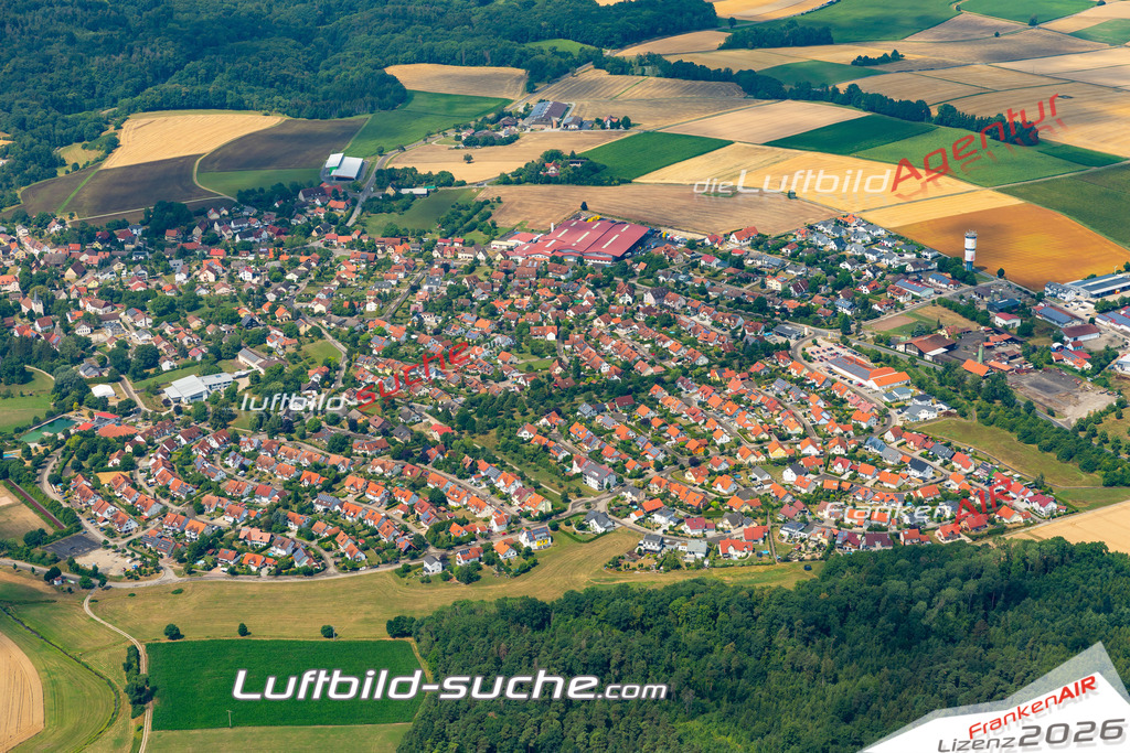 Aktuelles Luftbild von  Wallhausen - Die Luftaufnahme wurde 2022 mittels UL-Flugzeug erstellt ( keine Drohne ) - hochauflösende Kamera-Systeme von  Canon -Beste Qualität - Für grossformatige Ausdrucke geeignet. Die Geschenkidee !