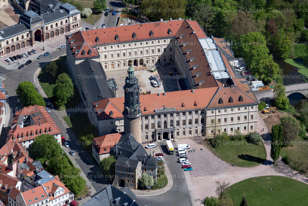 4026808 | WEIMAR 07.05.2020 Schloss- Turm am " Stadtschloss Weimar " und Bastille am Burgplatz in Weimar im Bundesland Thüringen, Deutschland. Weiterführende Informationen bei: Klassik Stiftung Weimar. // Castle tower at Castle Stadtschloss Weimar and Bastille in Weimar in the state Thuringia, Germany. Further information at: Klassik Stiftung Weimar. Foto: Gerhard Launer
