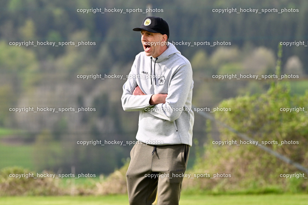 FC Faakersee vs. FC Dölsach | Headcoach FC Faakersee Robert Samonig, FC Faakersee vs. FC Dölsach, FC Faakersee vs. FC Dölsach am 20.04.2025 in Finkenstein (Sportplatz Finkenstein), Austria, (Photo by Bernd Stefan)