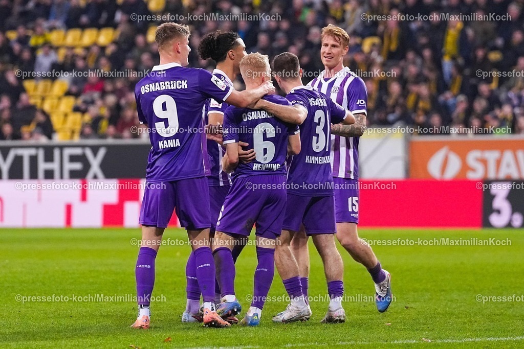 xYDRx17012601037 | 17.01.2026, xydrx, Fußball, 3.Liga, TSV Alemannia Aachen - VfL Osnabrück, Saison 2025 2026, Tivoli: Torjubel nach dem Tor zum 2:0 für den VfL Osnabrück durch Torschütze Bryan Henning (VfL Osnabrück #6) zusammen Patrick Kammerbauer (VfL Osnabrück #31) und Julian Kania (VfL Osnabrück #9) und Bjarke Jacobsen (VfL Osnabrück #15)       DFB regulations prohibit any use of photographs as image sequences and or quasi-video. Photo: xYannisxDreimannxPressefotoKochx