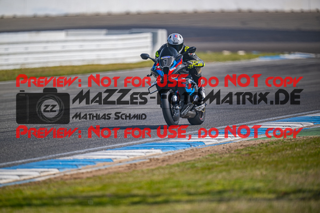 MaZZes_FotoMatrix_230410_8928 | WEISS