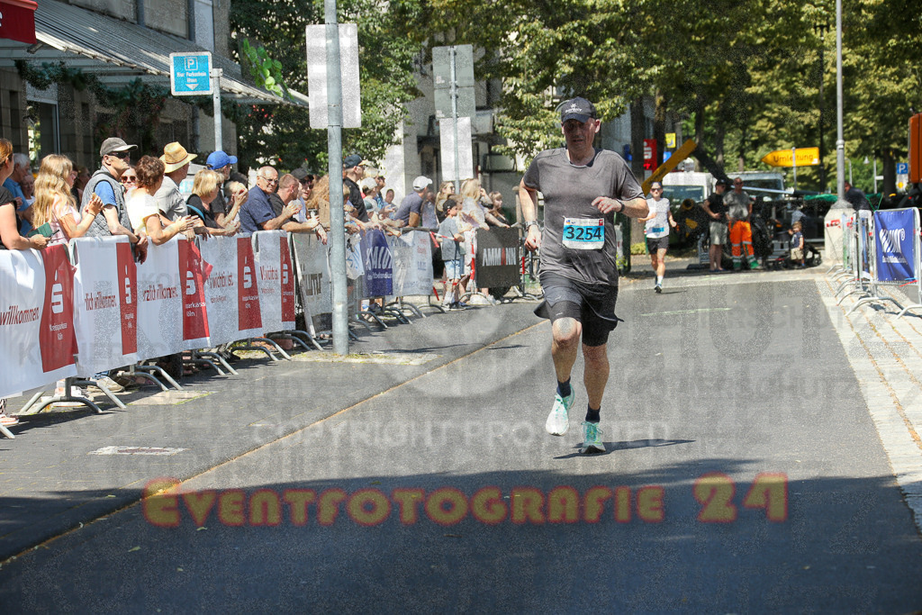 250621_1143_EX1_3855 | Sportfotografie im Rhein-Sieg Kreis, Köln, Bonn, NRW, Rheinland Pfalz, Hessen, etc. Unser Tätigkeitsfeld umfasst den Laufsport vom Volkslauf über den Marathon, Duathlon, Triathon bis zum Ultralauf wie Kölnpfad Ultra oder Schindertrail.