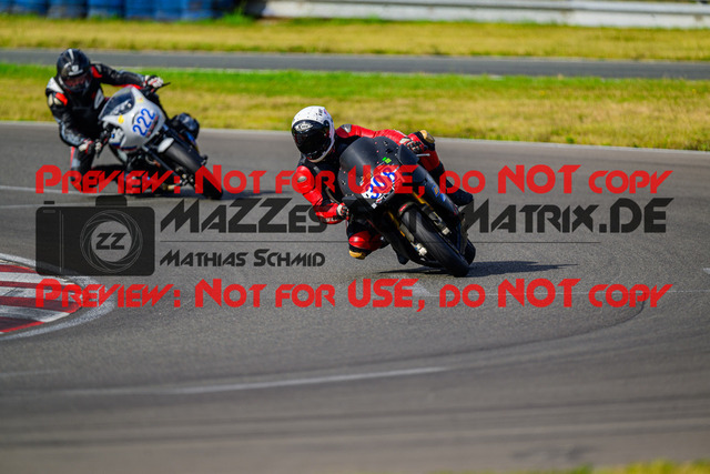 MaZZes_FotoMatrix_240724_6007705_2-362 | BLAU