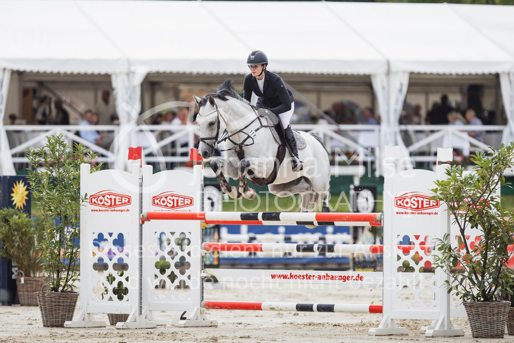 250713_BHO_M2-Spr-2-611 | Deine schönsten Turniermomente als professionelle Fotos! Entdecke hochwertige Pferdesport-Fotografie im Online-Shop. Jetzt Fotos finden & bestellen!