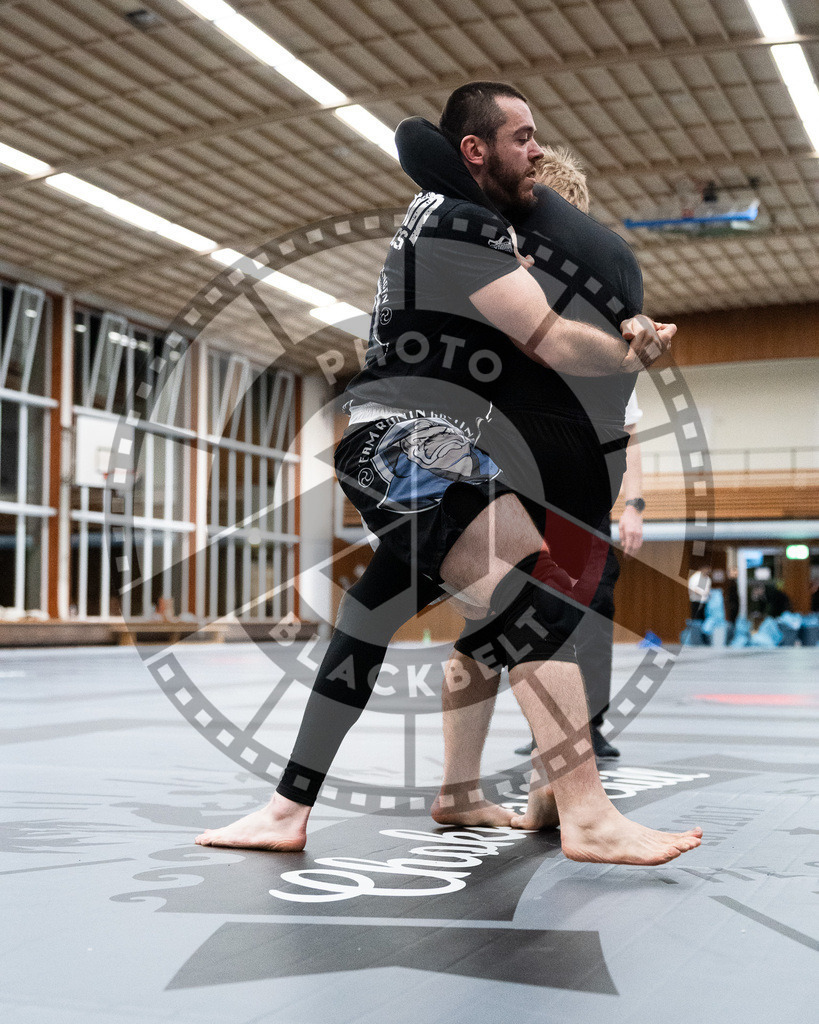20251129PBB9136 | Fighters compete during the luta livre competition ILLCS XI winter edition on November 29, 2025 in Hannover, Germany.