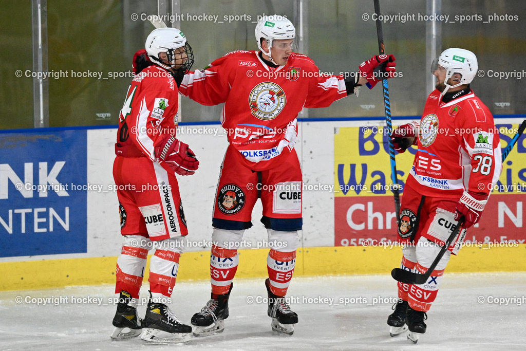 ESC Steindorf vs. ESV Ferlach | #14 Kraßnigg Florian ESV Ferlach, #43 Pem Nik ESV Ferlach, #38 Künstl Kevin ESV Ferlach, Jubel ESV Ferlach Mannschaft, ESC Steindorf vs. ESV Ferlach, ESC Steindorf vs. ESV Ferlach am 19.10.2024 in Steindorf (Ossiachersee Halle), Austria, (Photo by Bernd Stefan)