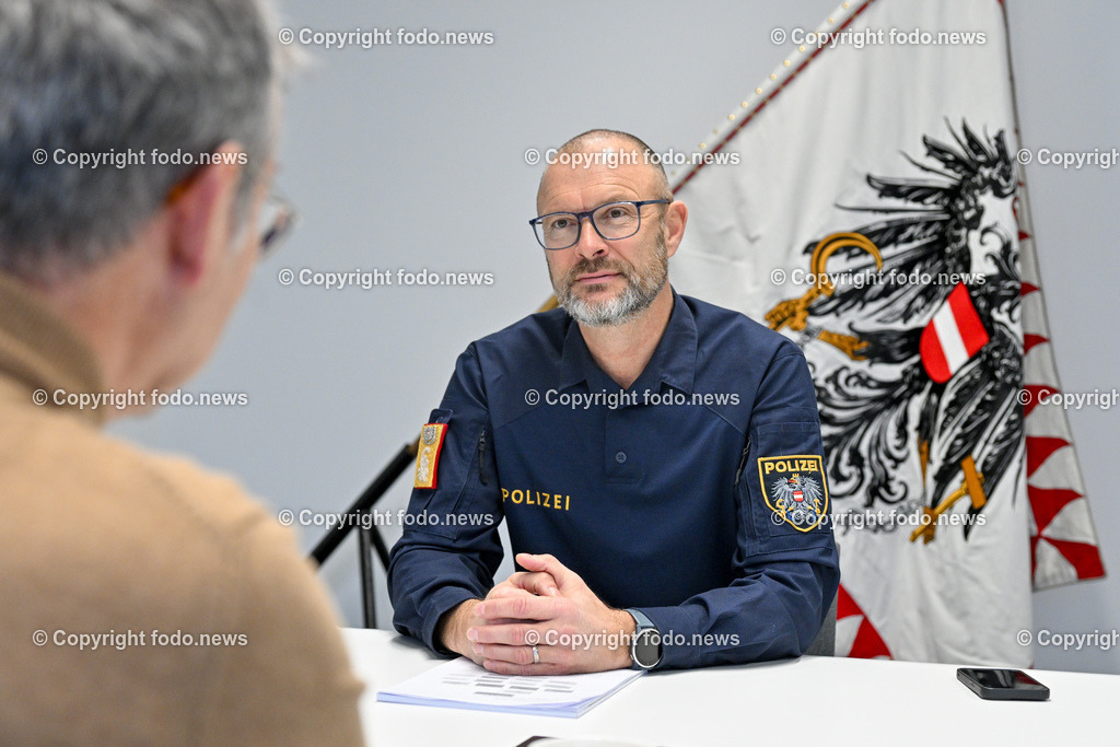 Andreas Pilsl_ Landespolizeidirektor Ooe_ 28.12.2023-10 | 28.12.2023, Landespolizeidirektion Oberoesterreich, AUT, Andreas Pilsl, im Bild Andreas Pilsl (Landespolizeidirektor Ooe), Christoph Gantner (Krone Redaktion Linz)