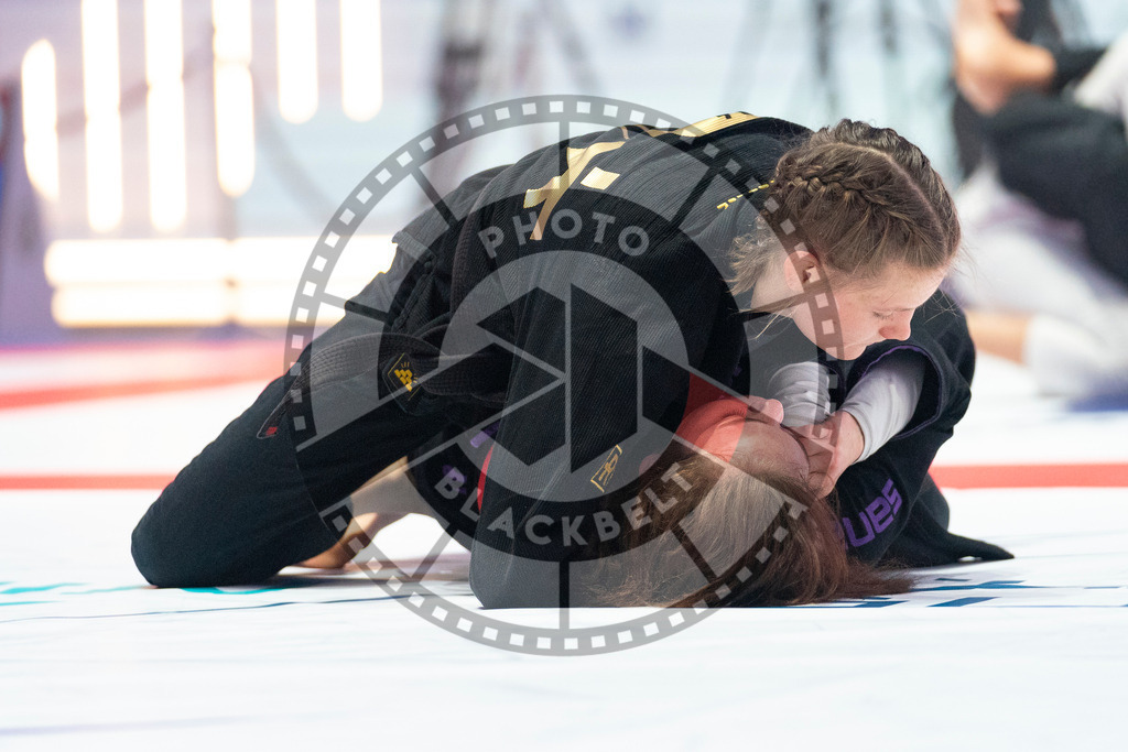 20231109PBB3193 | Fighters compete during the AJP World Professional Championship in the Mubadala Arena in Abu Dhabi, Arab United Emirates, on November 9, 2023.
