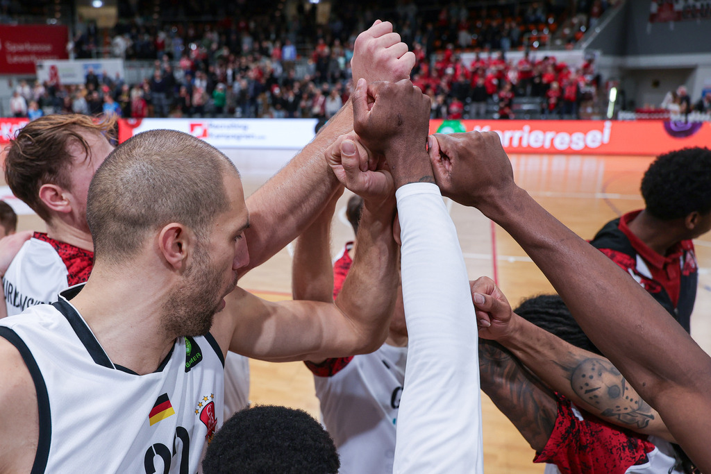 Pro A BAYER GIANTS vs BG Göttingen-99 | Fotos von Basketballspielen aus dem Raum NRW fotografiert von Gero Mueller-Laschet und Daniel Schaefer - Realisiert mit Pictrs.com