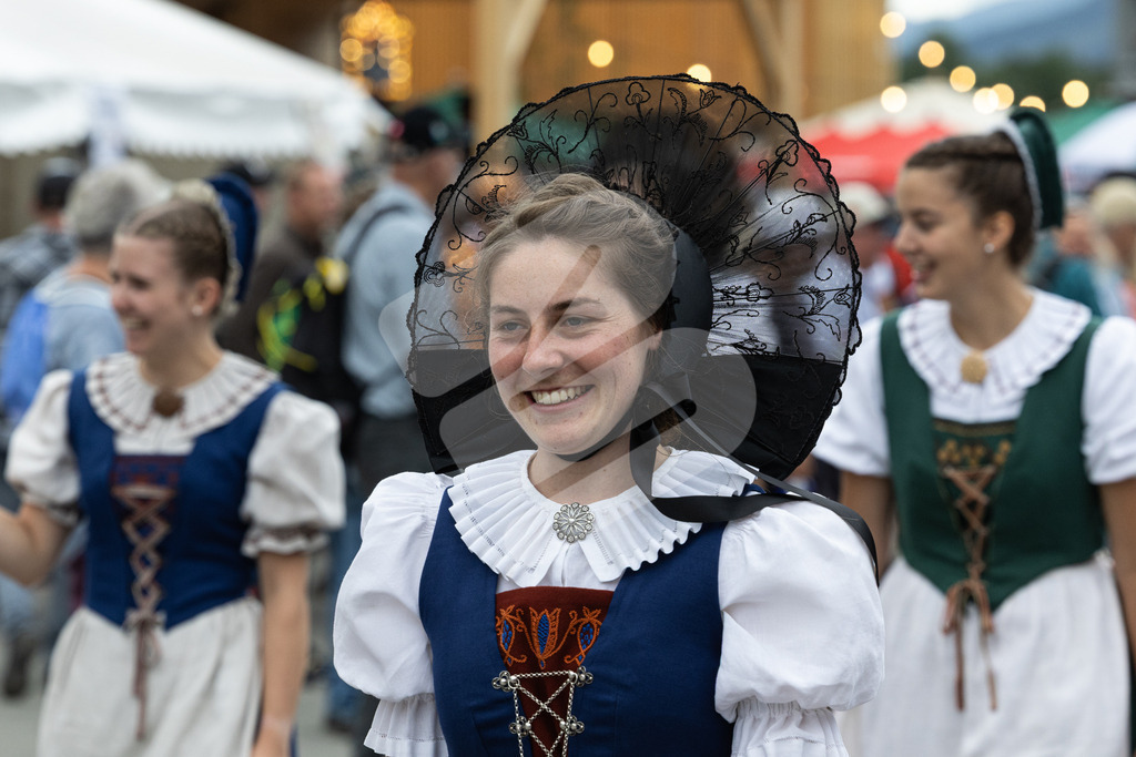 ESAF2025_Freitag_4137 | Die Schwinger des Schwyzer Kantonalen Schwingerverbandes: Fotos, die Dynamik und Leidenschaft festhalten, sowie emotionale Momente aus dem traditionellen Schwingsport zeigen. - Realisiert mit Pictrs.com