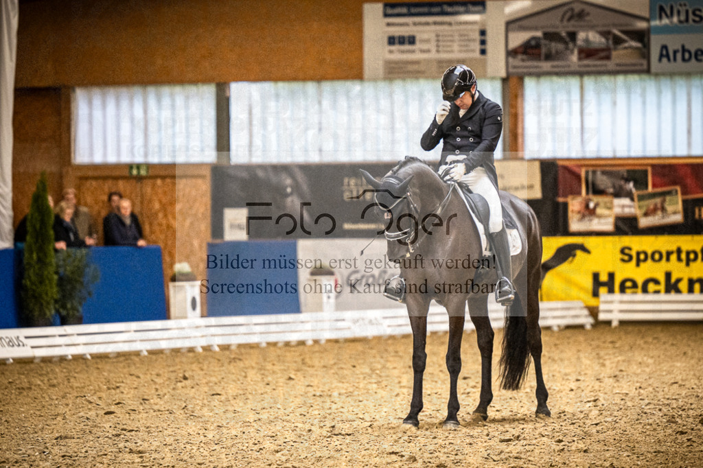DOS_1692 | Entdecke hochwertige Reitturnierfotos von Foto Oger. Professionell, emotional und authentisch – jetzt Lieblingsmomente im Shop bestellen.Deutschlandweite Turnierfotografie. - Realisiert mit Pictrs.com