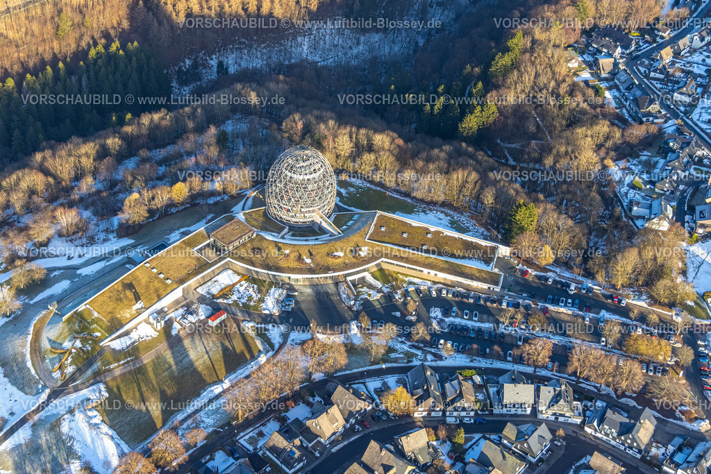 Winterberg260104993 | Luftbild, Hotel Oversum Ski und Vital Resort, eiförmiges Hotel und Parkplätze, Winterberg, Sauerland, Nordrhein-Westfalen, Deutschland