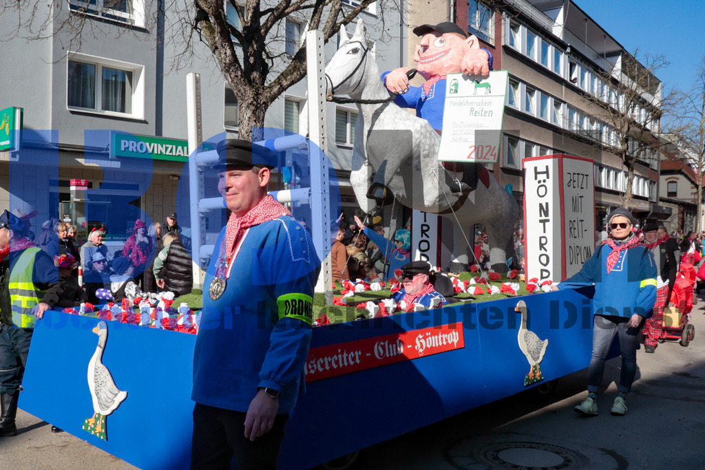 JEM_WATKAR20250302-20 | bond - Realisiert mit Pictrs.com